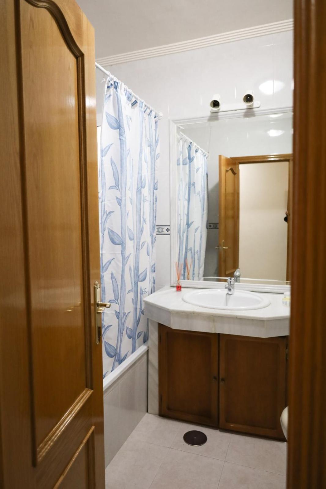 Hospedium Dlj Arjona Centro I Appartement Buitenkant foto